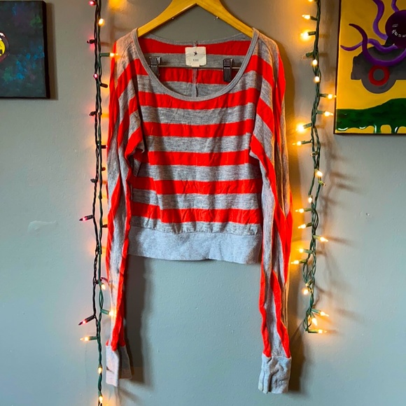 Forever 21 Tops - Long Sleeved Crop Top